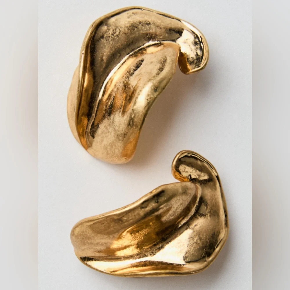 Zara Twisted Gold Earrings NWT ✨✨🔥